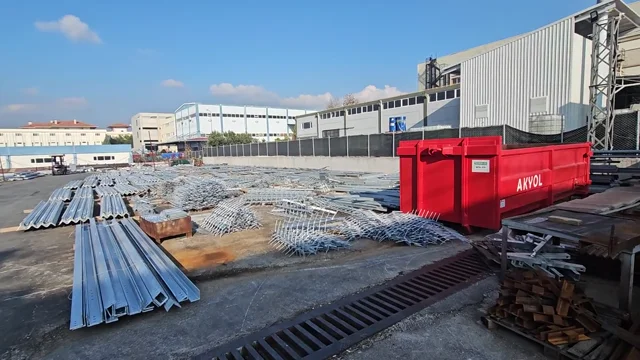 3 & 4-Legged GSM Towers & Telecom Shelters